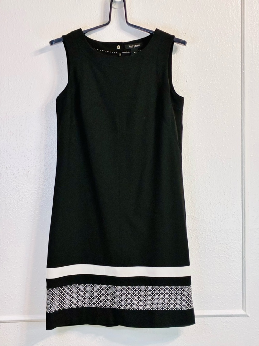 White House Black Market black & white geometric lined sleeveless dress Sz.4